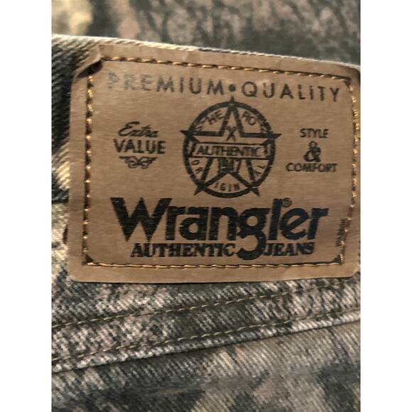 GUC Wrangler Men's Camo Jeans Boot Cut Pockets Size 38 x 32 - Picture 3 of 6
